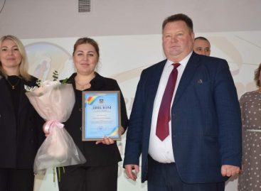 Учитель химии школы № 21 г. Сальска Татьяна Орлова победила в областном конкурсе «За успехи в воспитании»