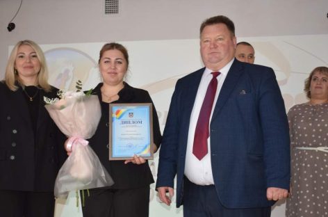 Учитель химии школы № 21 г. Сальска Татьяна Орлова победила в областном конкурсе «За успехи в воспитании»