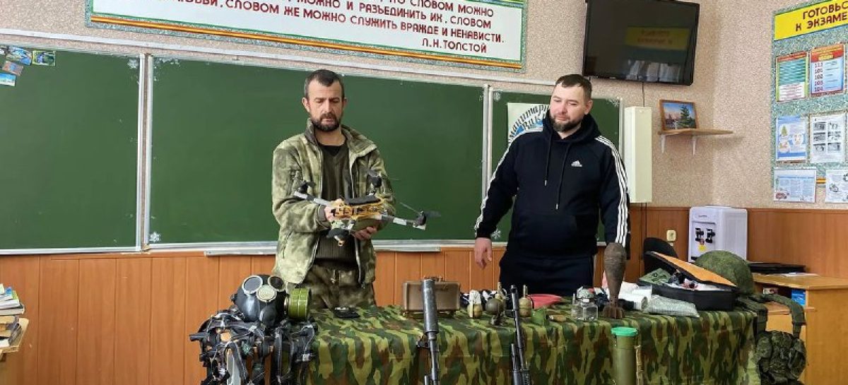 Уроки мужества в школе № 5 города Сальска вдохновляют юных волонтеров