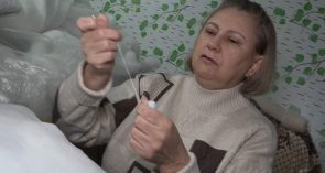 Солдатам-срочникам и на передовую: «Швеи тыла», школы готовят посылки бойцам к 23 февраля