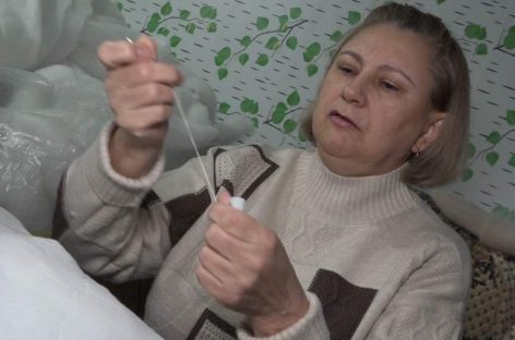 Солдатам-срочникам и на передовую: «Швеи тыла», школы готовят посылки бойцам к 23 февраля