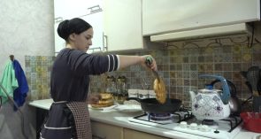 Волонтёры села Березовка готовят посылки бойцам