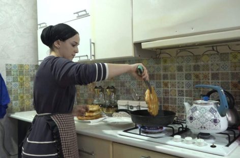 Волонтёры села Березовка готовят посылки бойцам