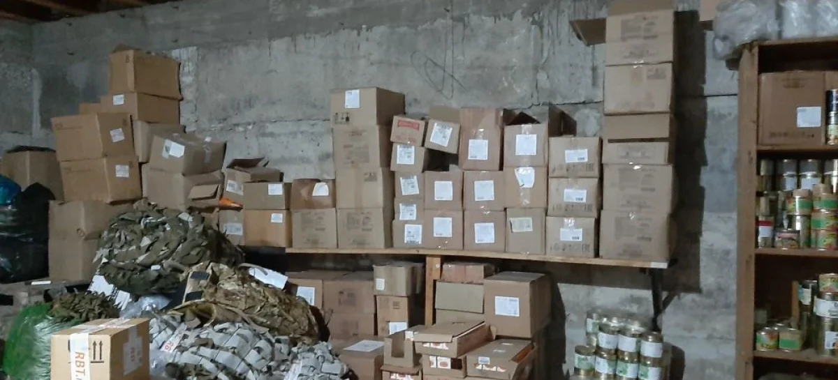 По маршруту «Горловка — Авдеевка»: семь волонтёрских групп из Сальского района совместно доставили в зону СВО большую партию гуманитарки