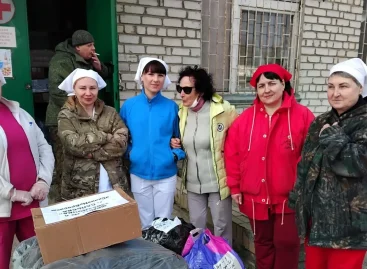 Волонтёрская группа «Боевое братство» доставила очередную партию гуманитарной помощи в луганский госпиталь.
