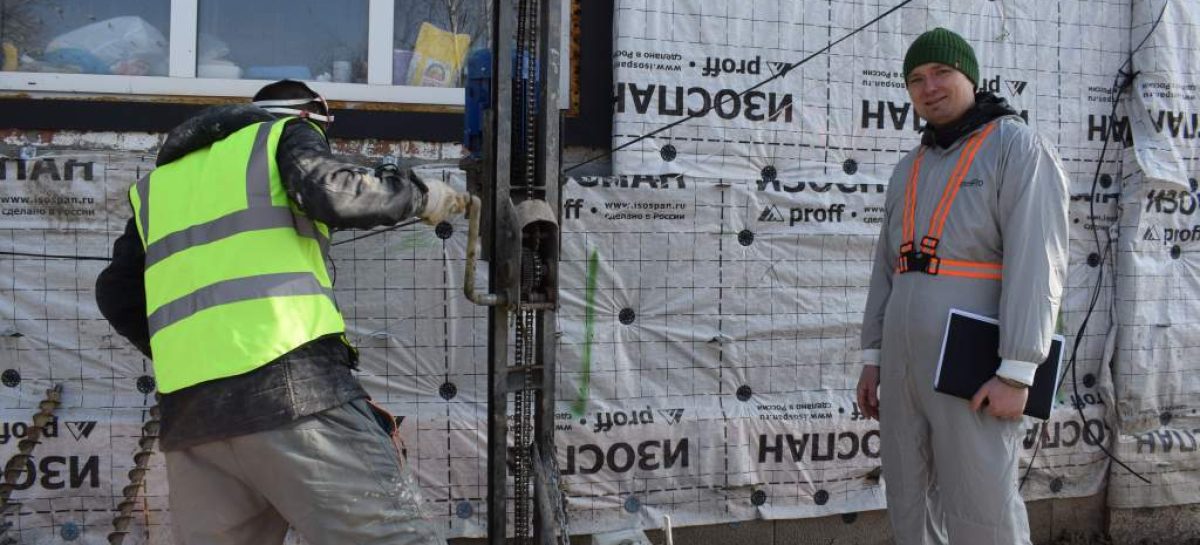 Взрослые — детям: в Сальске продолжается капитальный ремонт социально-реабилитационного центра для несовершеннолетних