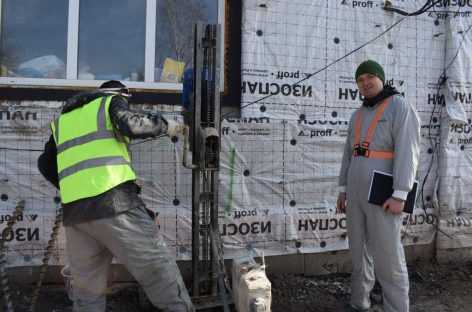 Взрослые — детям: в Сальске продолжается капитальный ремонт социально-реабилитационного центра для несовершеннолетних
