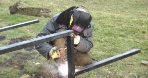 Стадион своими силами: в Конезаводе имени Буденного идет благоустройство