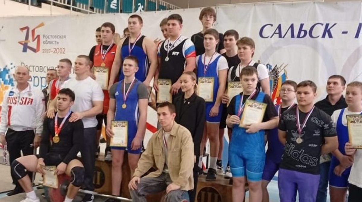 Сальские тяжелоатлеты завоевали очередные медали