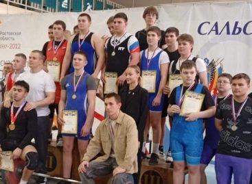 Сальские тяжелоатлеты завоевали очередные медали