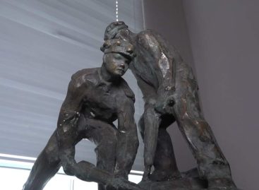 Их увековечили в живописи и бронзе: выставка, посвященная человеку труда, открылась в художественном музее