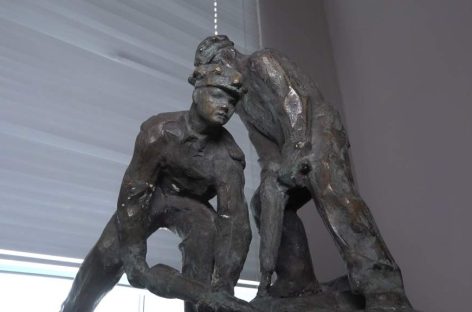 Их увековечили в живописи и бронзе: выставка, посвященная человеку труда, открылась в художественном музее