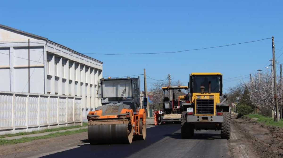 В Сальске приступили к ремонту дорог и тротуаров