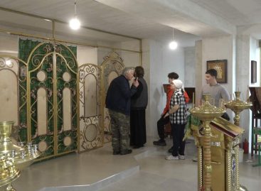 Переехали насовсем: в эту пятницу в теплом приходе храма Владимирской иконы Божией Матери впервые пройдет вечерняя служба