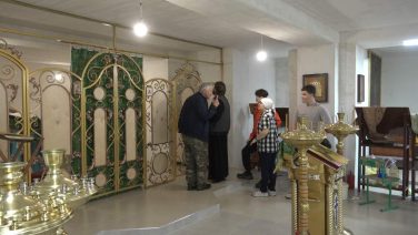 Переехали насовсем: в эту пятницу в теплом приходе храма Владимирской иконы Божией Матери впервые пройдет вечерняя служба