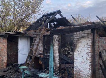 В Сальске на пожаре погиб пожилой мужчина