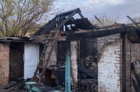 В Сальске на пожаре погиб пожилой мужчина