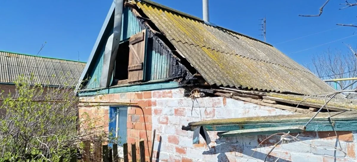 В Сальском районе в отсутствии хозяев загорелась летняя кухня