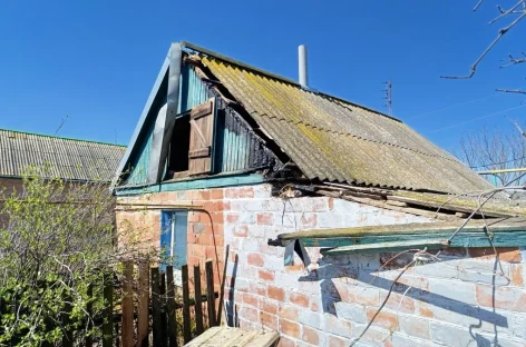 В Сальском районе в отсутствии хозяев загорелась летняя кухня