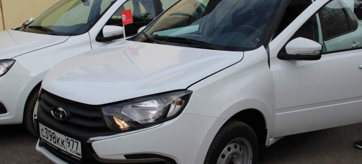 Сальчанин получили автомобиль от отделения СФР по Ростовской области