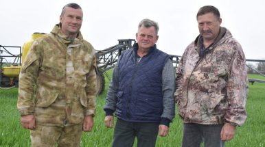 Трудовая весна «Руси»: аграрии базового сельхозпредприятия села Новый Егорлык ведут полевые работы