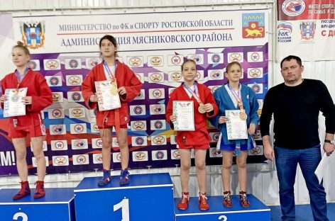 «Бронзу»  первенства Дона по самбо завоевала сальчанка Дарья Пиденко