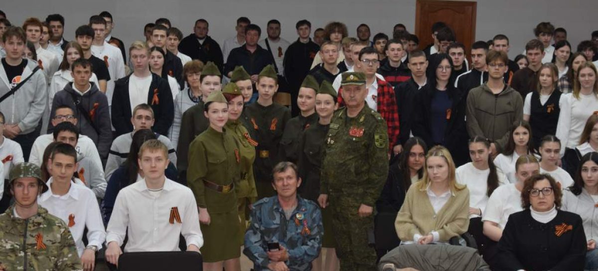 Песни военных лет помогли молодым сальчанам погрузиться в атмосферу Великой Отечественной