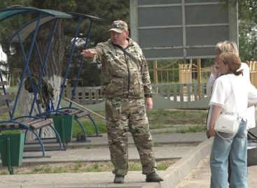 Белят деревья, ремонтируют навесы: городской пляж  готовят к открытию