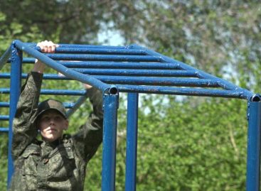 И на плацу, и на перекладине: студенты агроколледжа проходят военно-учебные сборы