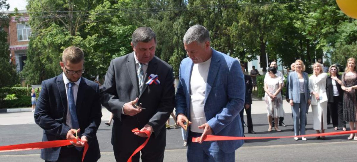 В Сальске после капитального ремонта торжественно открылся районный Дворец культуры им. Р.В. Негребецкого